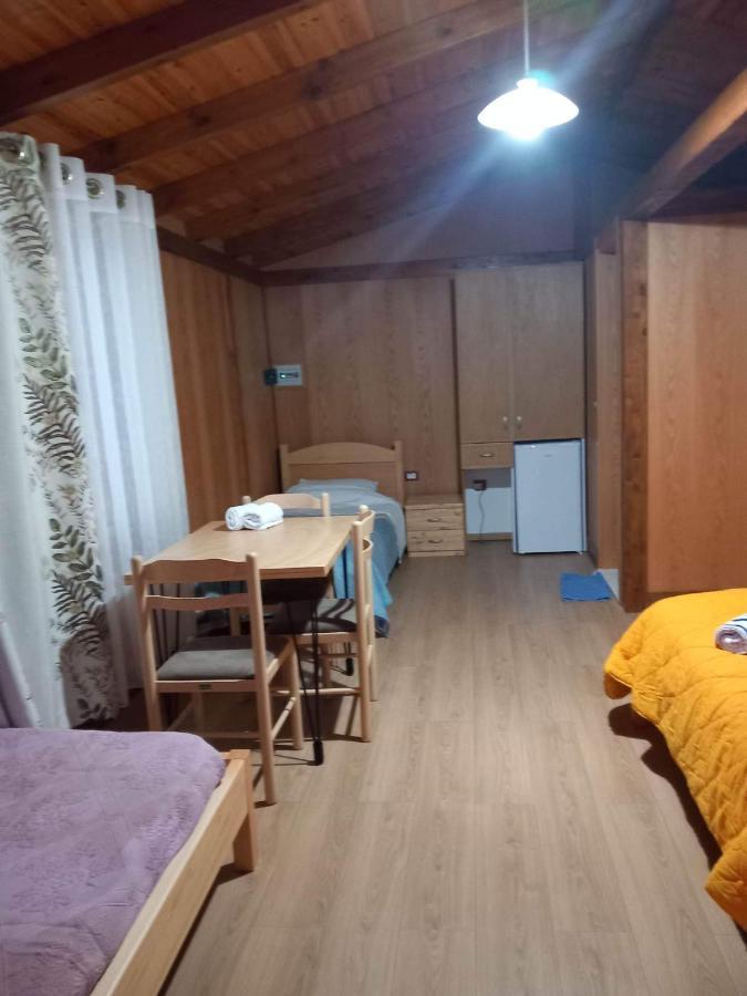 Irini'S Guesthouse Qeparo Exteriör bild