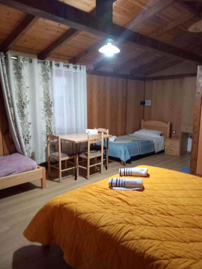 Irini'S Guesthouse Qeparo Exteriör bild